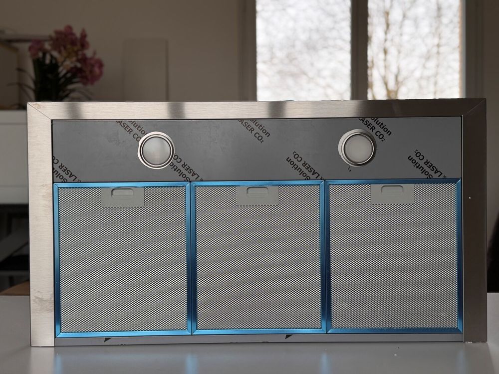 Hotte largeur 90cm AIRFORCE.
Electroménager