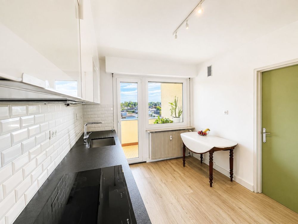 Vente Appartement Hoenheim  108 m²,dernier étage, 2 balcons, garage et parking Hoenheim
