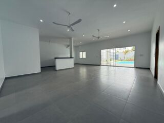  Villa à vendre 6 pièces 182 m² Ngaparou, sénégal