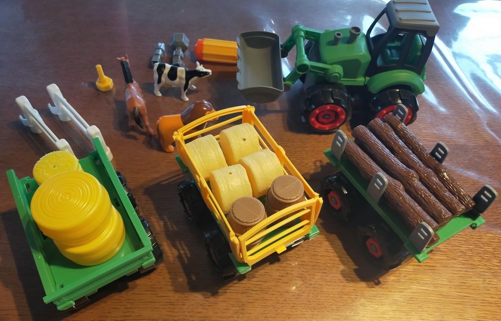 jeu de construction tracteur + 3 remorques
Jeux / jouets