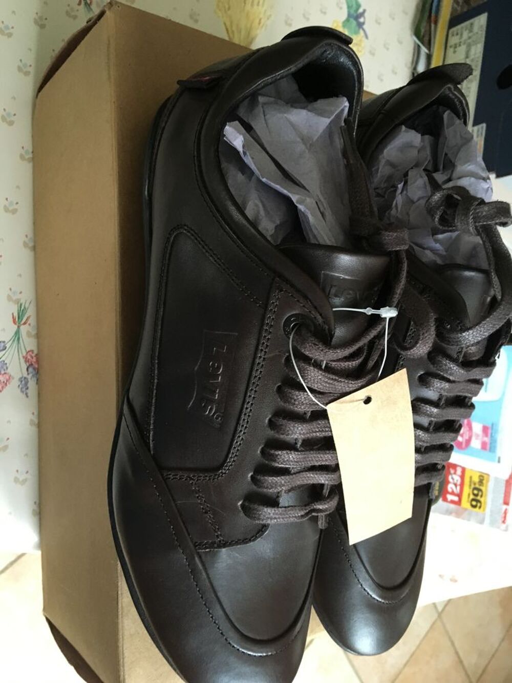 tennis Levis neuf Chaussures