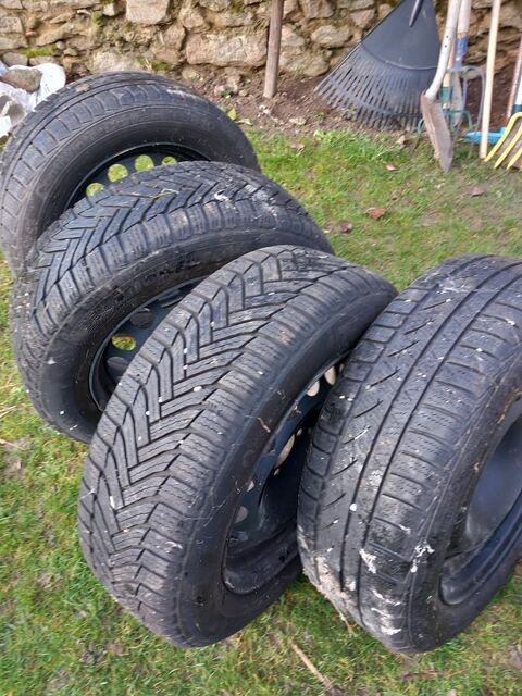 Pi&egrave;ces et &eacute;quipements Voiture Pi&egrave;ces et &eacute;quipements Voiture  occasion Fontaine-Milon 49140