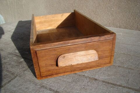 Ancien tiroir en ch�ne massif - ann�es 1930
15 Gargenville (78)