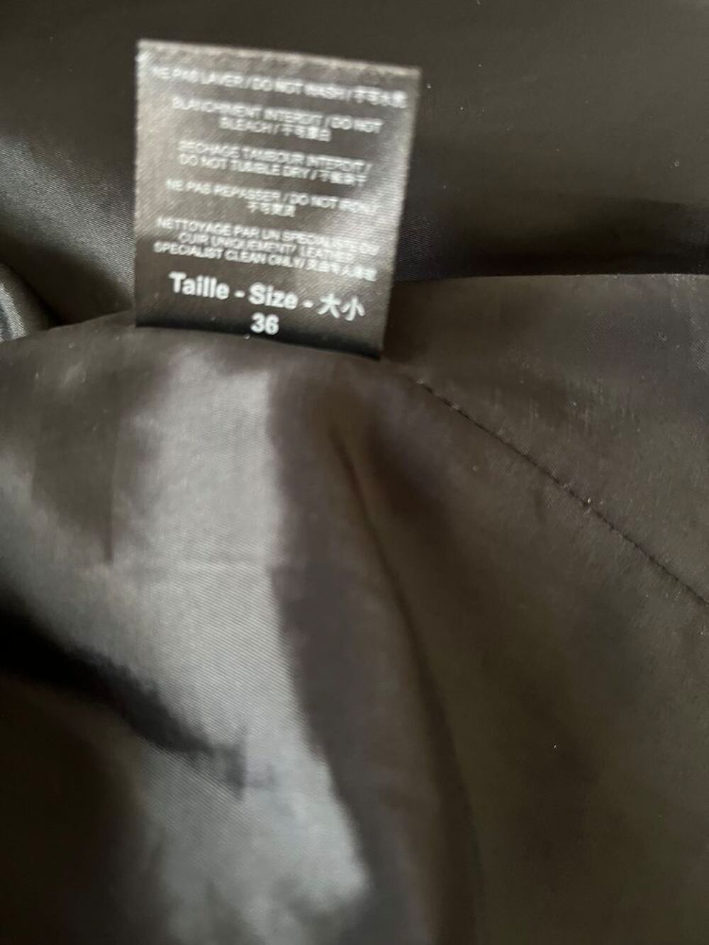 Veste cuir Zapa ( iconic &eacute;dition ). Brod&eacute;e. Taille 36 Vtements