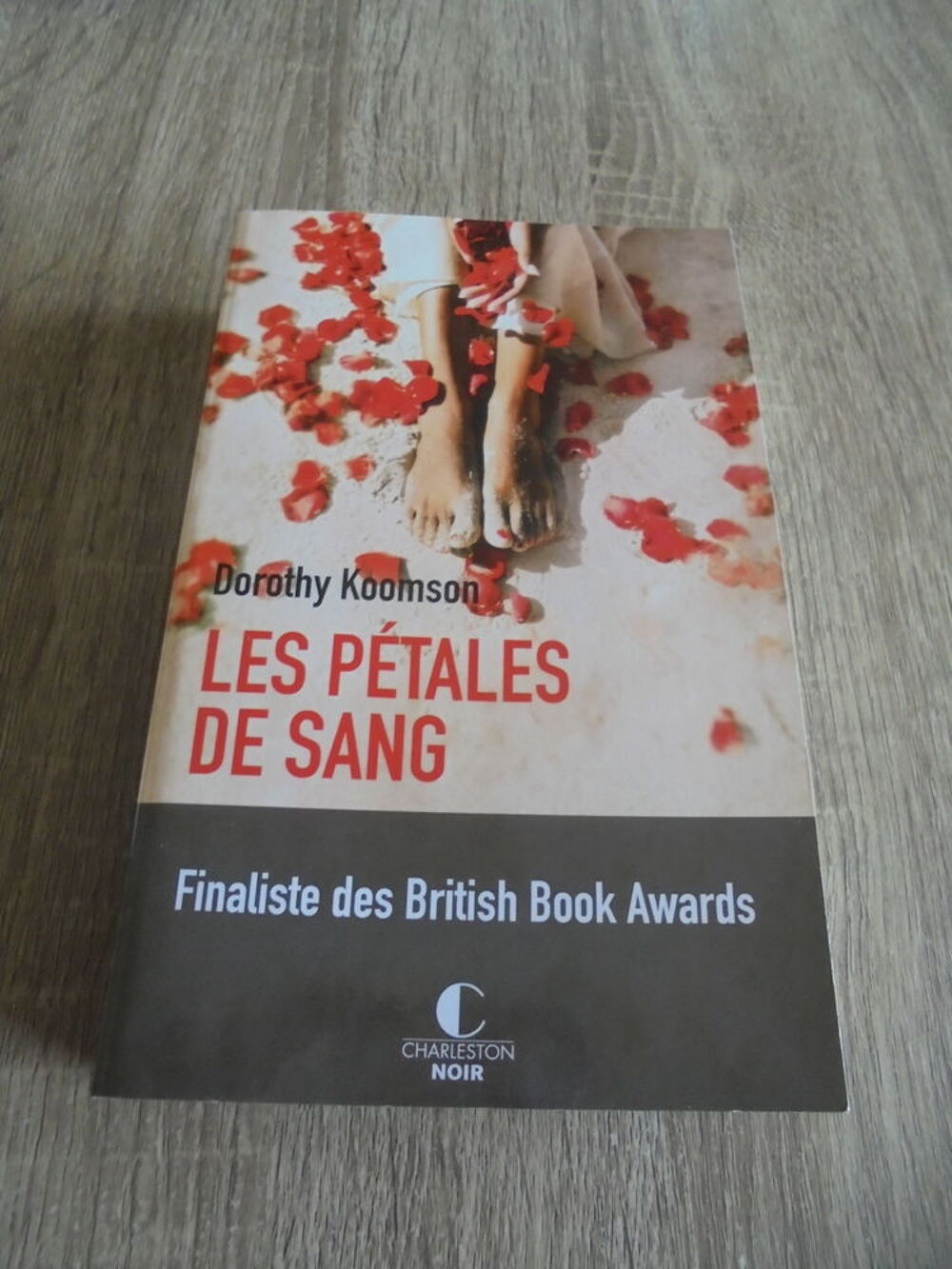 Les p&eacute;tales de sang (103) Livres et BD