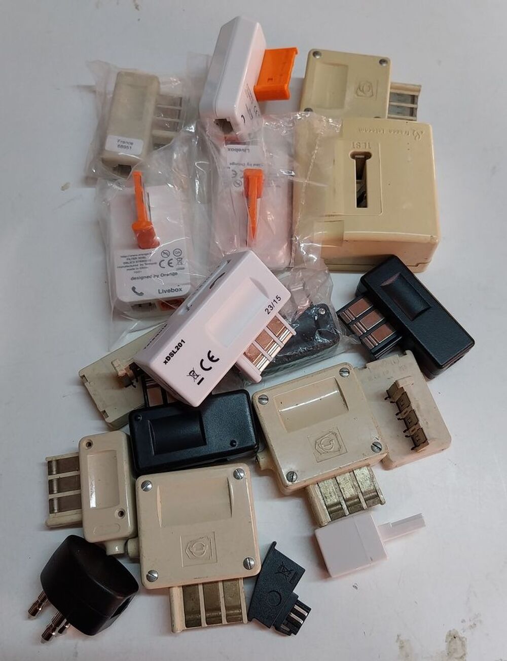 lot mat&eacute;riel t&eacute;l&eacute;phonie fiches c&acirc;bles RJ11 Bricolage