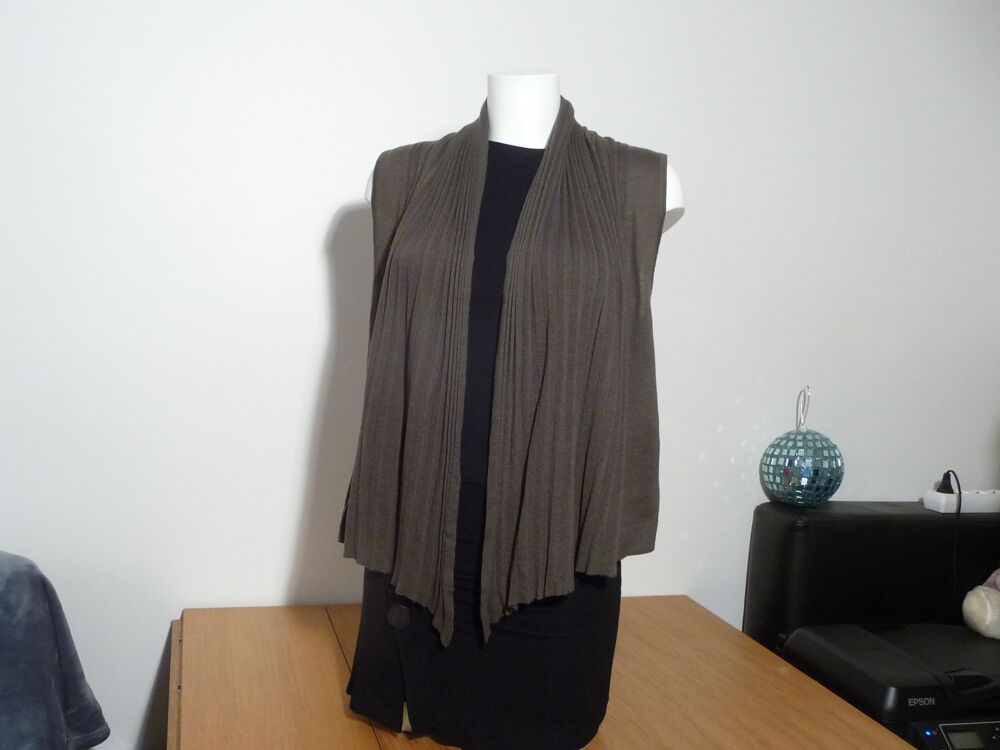 Gilet Kaki en 30% Laine sans manches- Taille M/L- See U Soon Vêtements