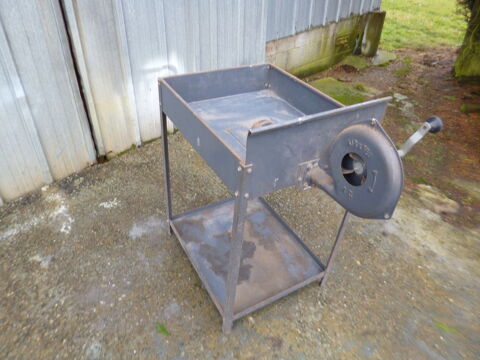 Forge  charbon avec ventilateur manuelle 120 Hnon (22)