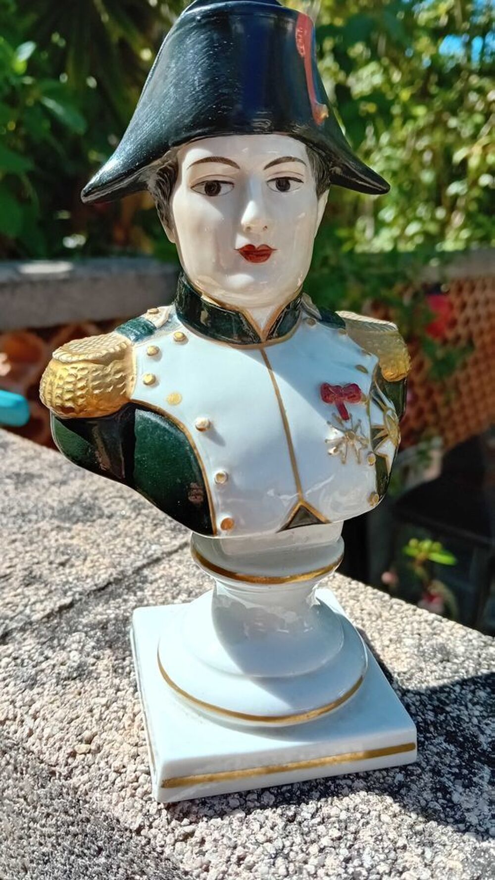 Napol&eacute;on empereur buste en porcelaine de SEVRES estampill&eacute; 