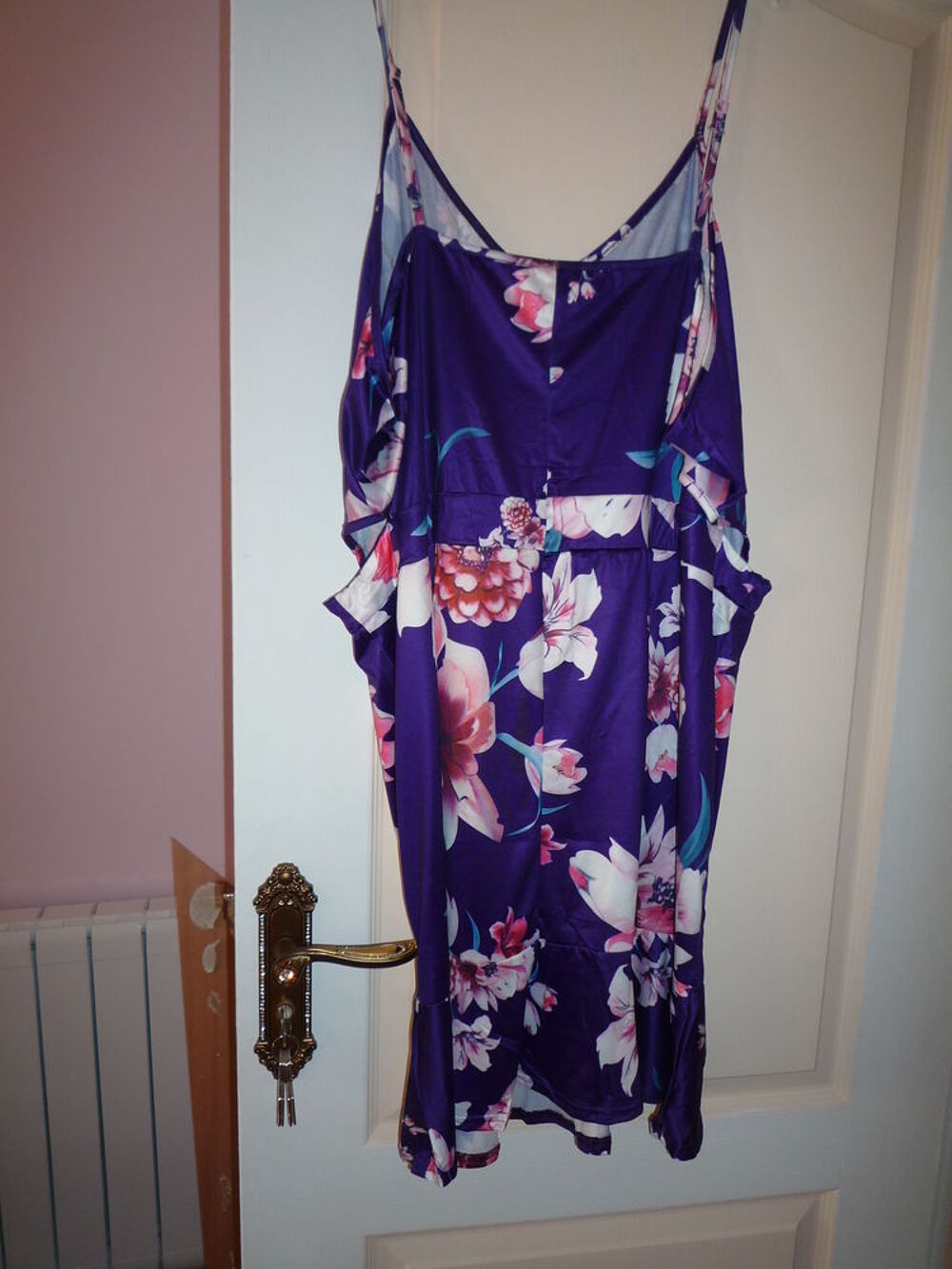 robe neuve fleurie jamais port&eacute;e Vêtements