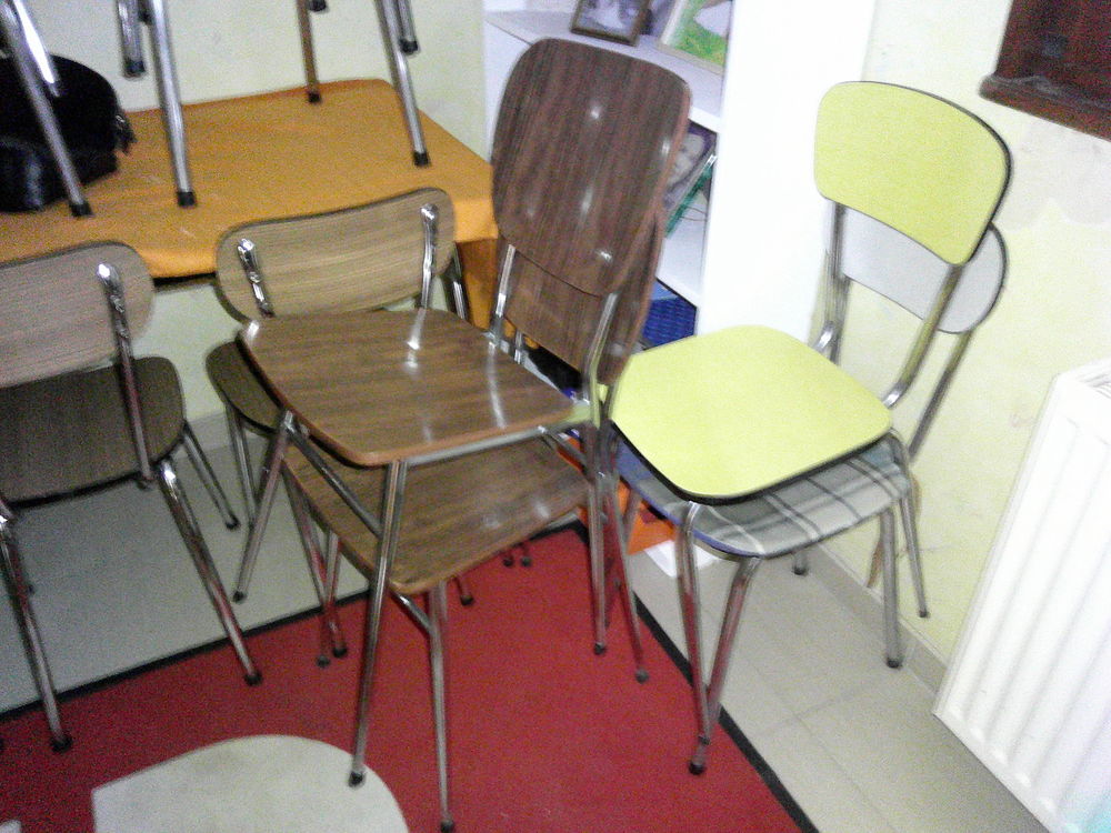 chaises tables et tabourets en formica Meubles