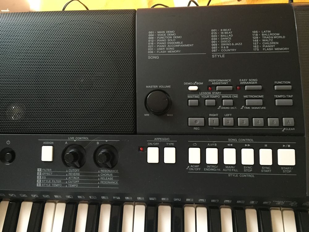 Synth&eacute;tiseur YAMAHA Instruments de musique