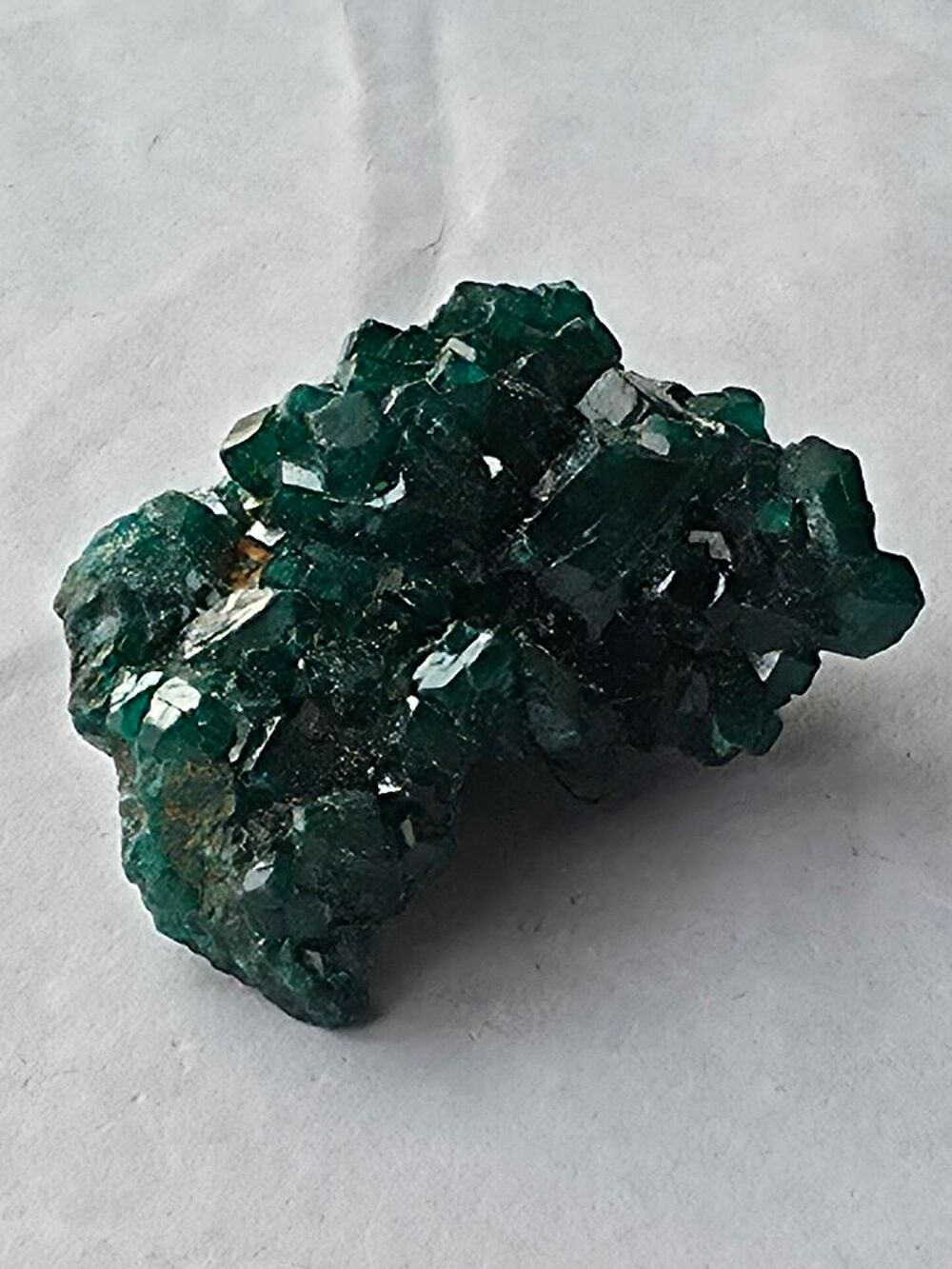 V&eacute;ritable Dioptase sur matrice RDC-Sp&eacute;cimen d'exception 
