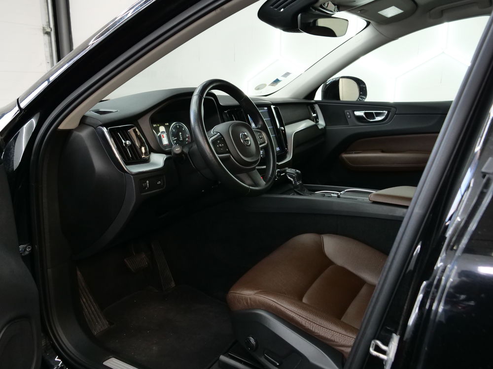 XC60 D4 AWD 190 ch Geatronic8 Business 2017 occasion 69330 Pusignan