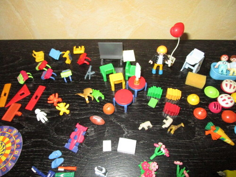 LOT PLAYMOBIL DIVERS ACCESSOIRES Jeux / jouets