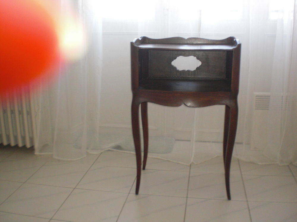 table de chevet louis XV Meubles
