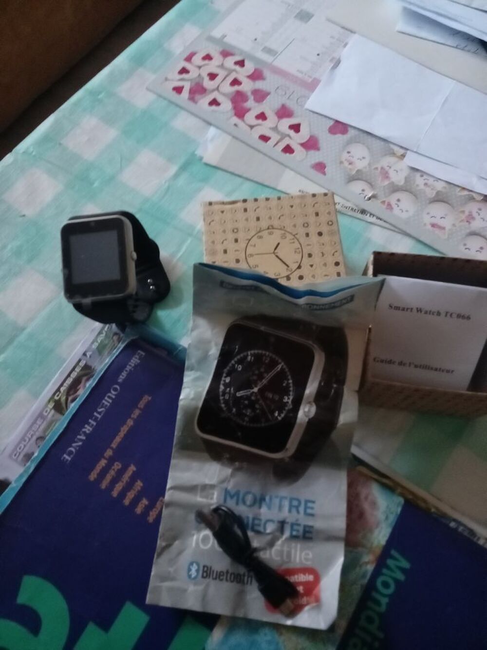 Montre connect&eacute;e 100% tactile Bijoux et montres