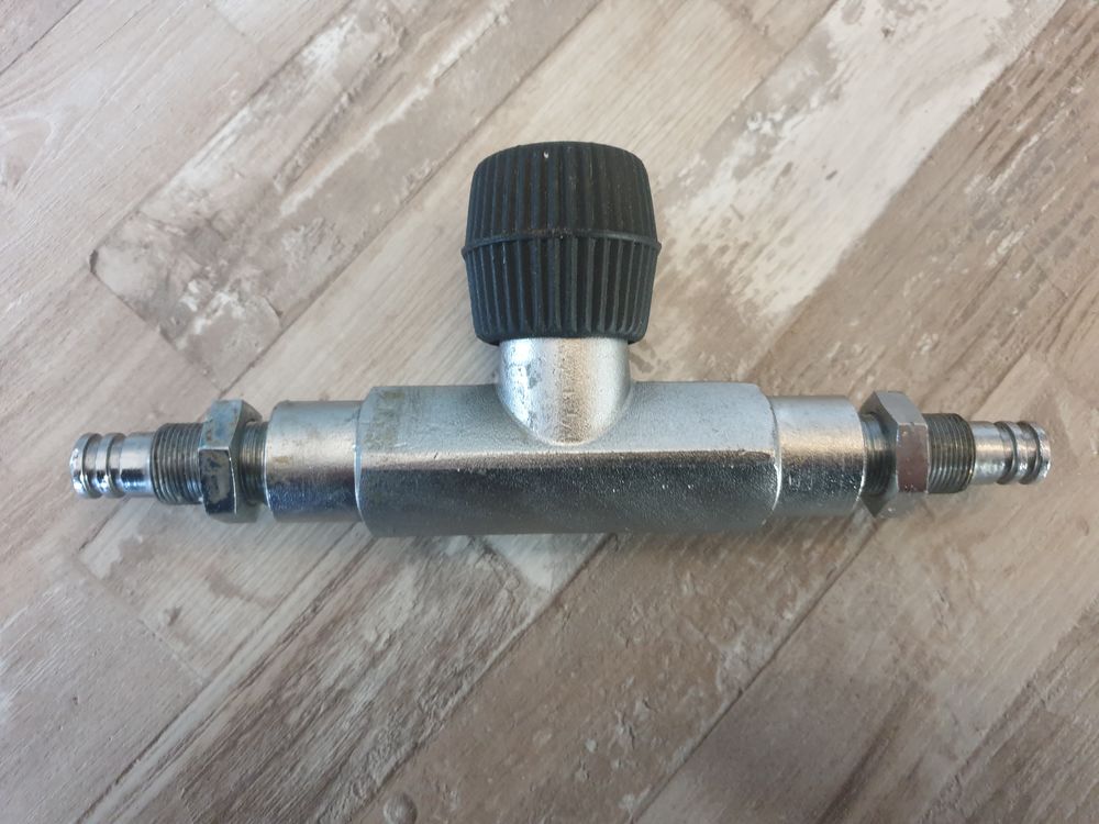 S&eacute;parateur central pour robinetterie bi Sports