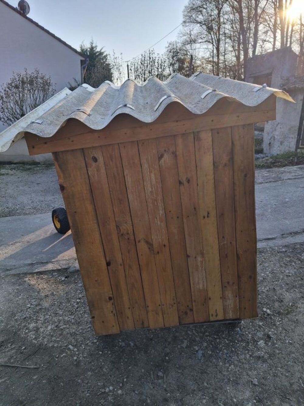 Cabane en bois tr&egrave;s lourde Bricolage