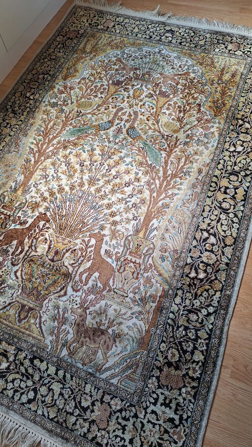 Tapis en soie ancien dim : 210 par 135 cm Décoration