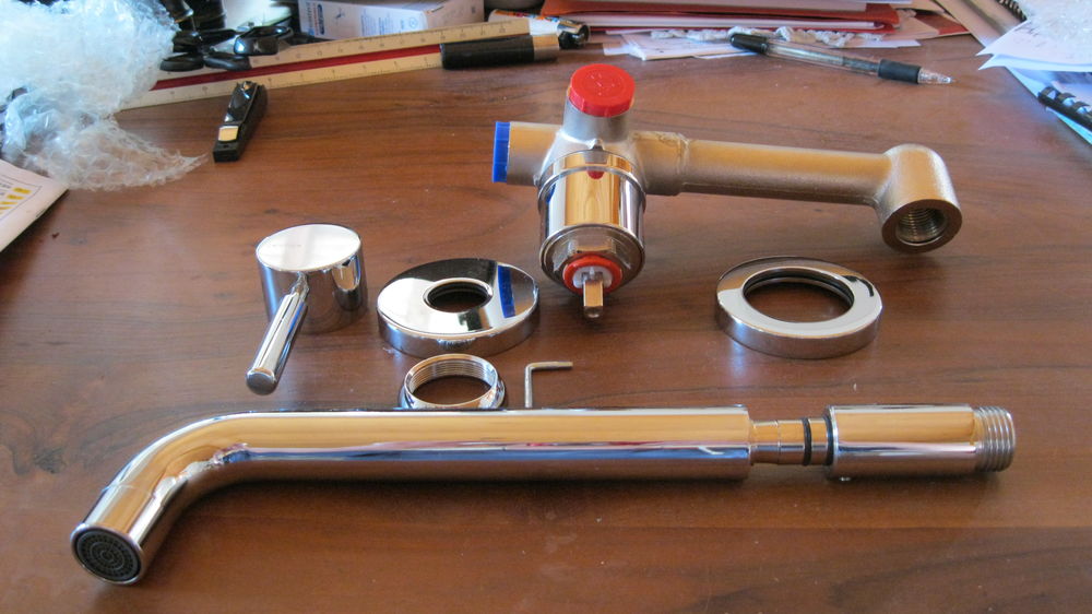 Ensemble lavabo robinetterie Bricolage