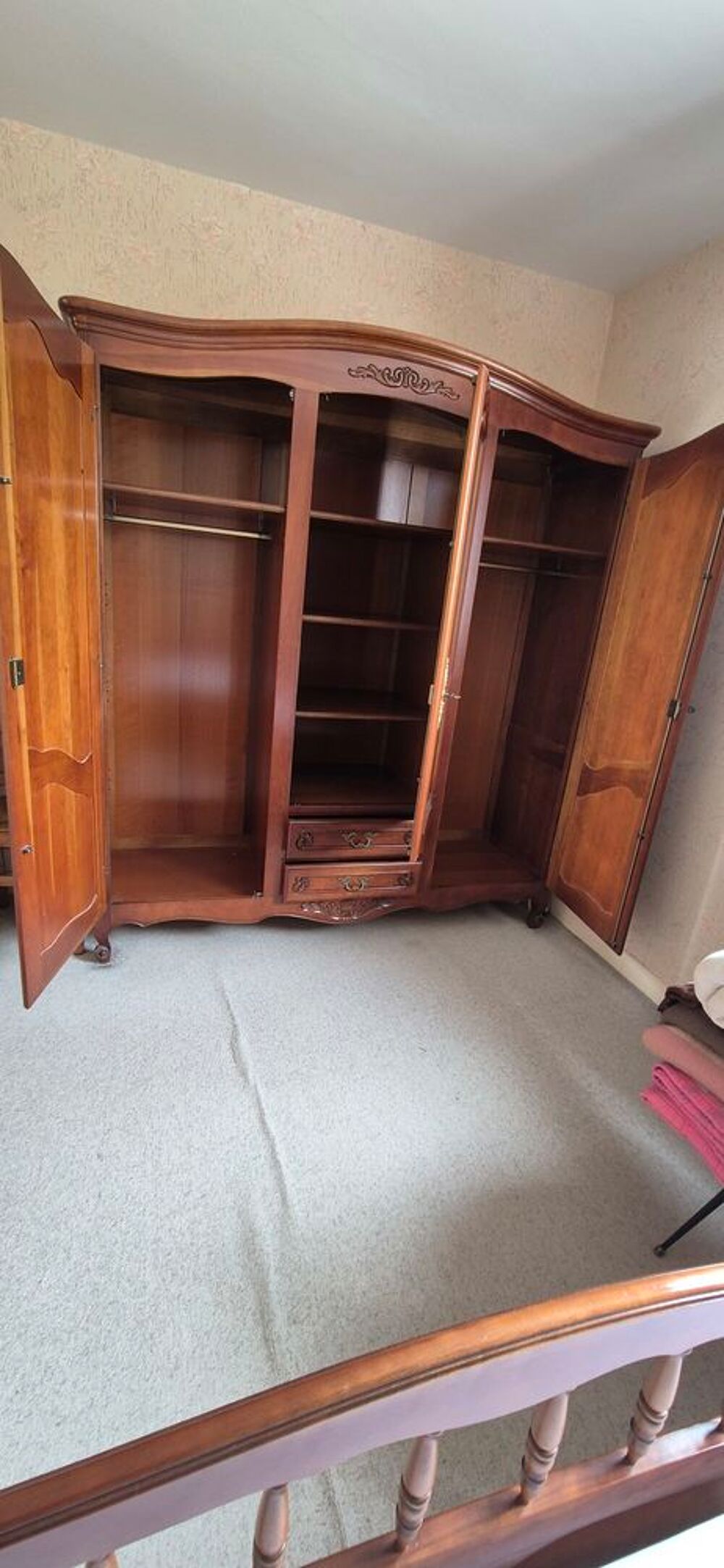 Chambre &agrave; coucher compl&egrave;te Meubles