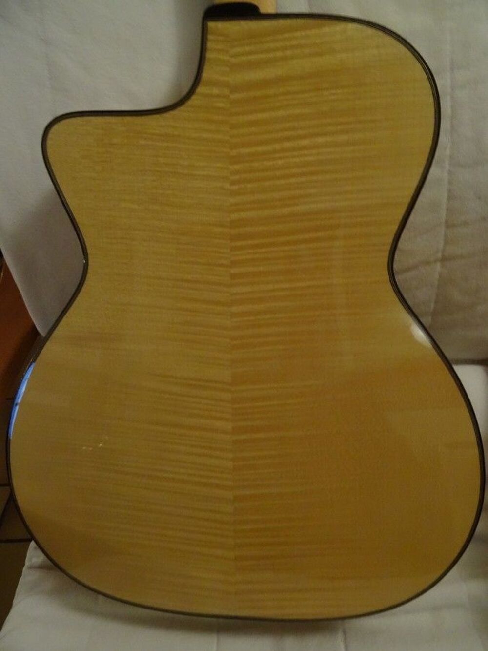 guitare Manouche 
Instruments de musique