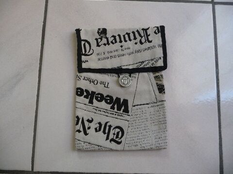 Pochette tissu motif journaux NEUVE 6 Celles-sur-Belle (79)