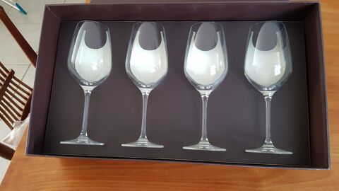 Coffret 4 verres à vin cristal Guy Degrenne DOMAINE (neufs) 35 Saint-Martin-le-Beau (37)
