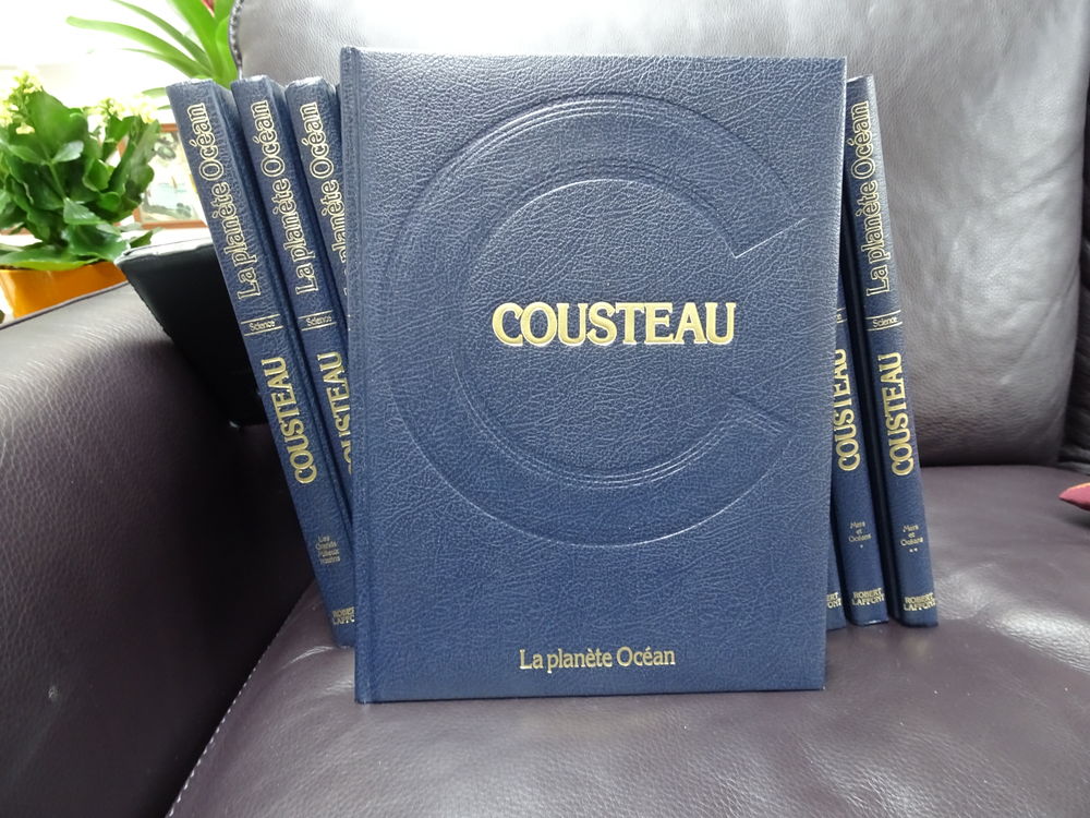 La Plan&egrave;te Oc&eacute;an de J.Y. Cousteau en 26 volumes Livres et BD