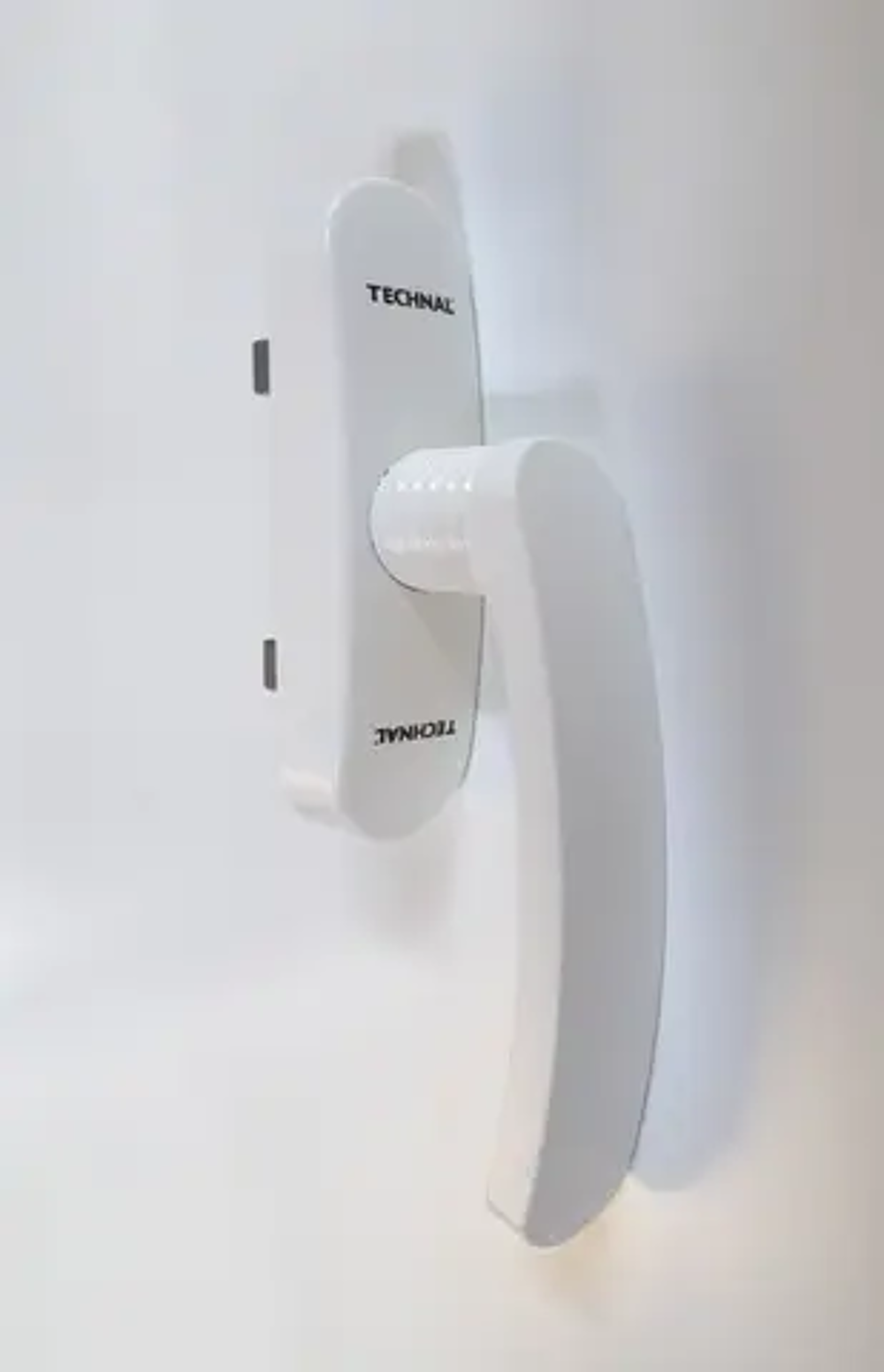 PI&Egrave;CES D&Eacute;TACH&Eacute;ES TECHNAL&reg;
Bricolage