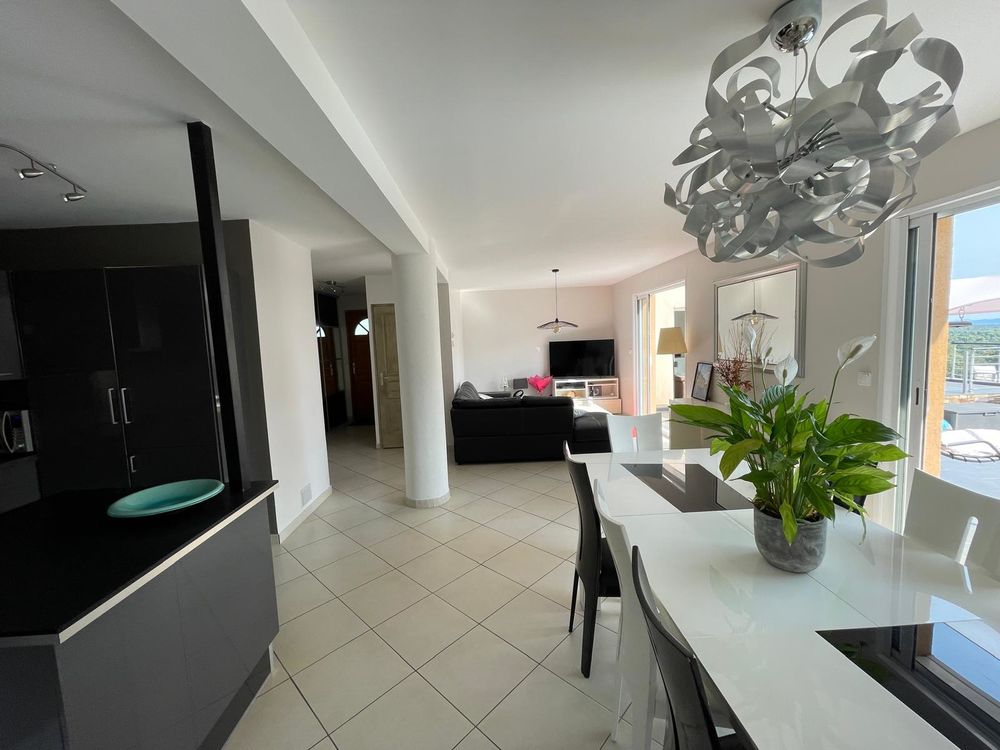 � vendre  Villa Saint-Julien (83560)