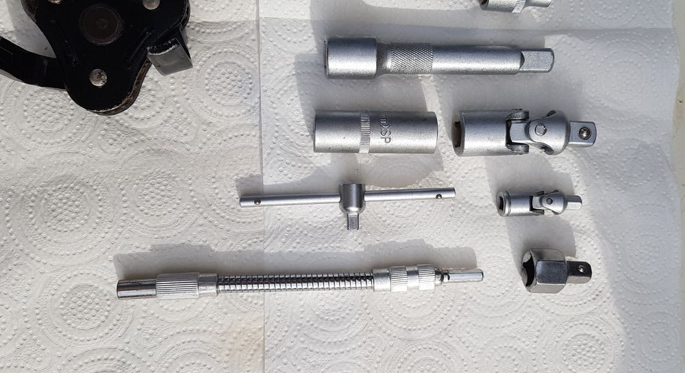 Jeu de cl&eacute; &agrave; cliquet complet + douilles 4 &agrave; 22 mm - m&eacute;ca Bricolage