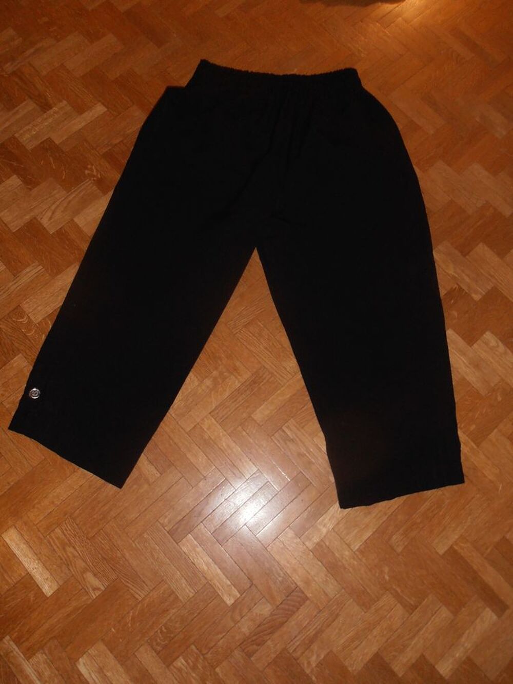 Pantacourt/pantalon noir (84) Vtements