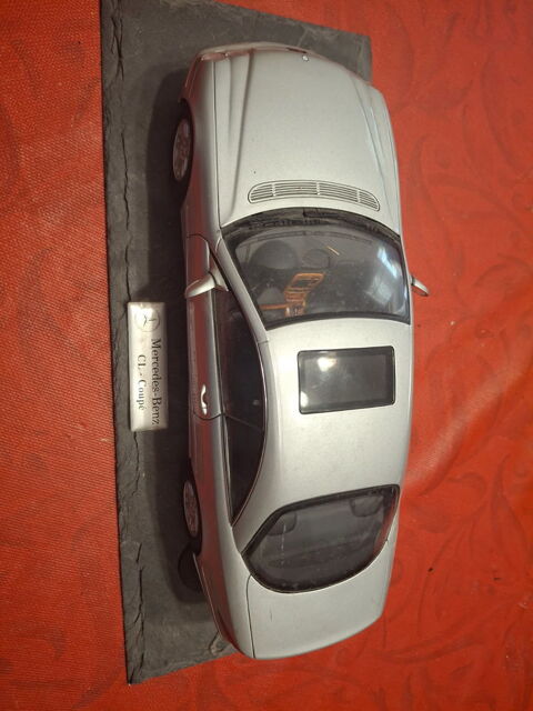 Voiture  80 Saint-Paul-Trois-Ch�teaux (26)