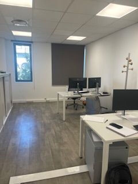 Local 100 m2 Face palais de justice 1700 84000 Avignon