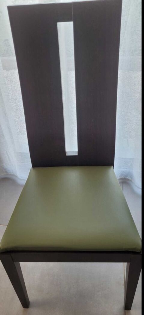 Lot 6 chaises contemporaines Saint-Nazaire-d'Aude (11)