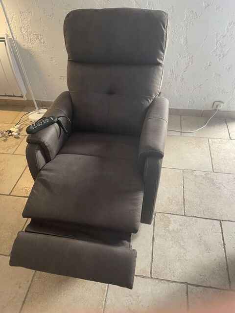 Fauteuil releveur 700 Saint-Laurent-du-Var (06)