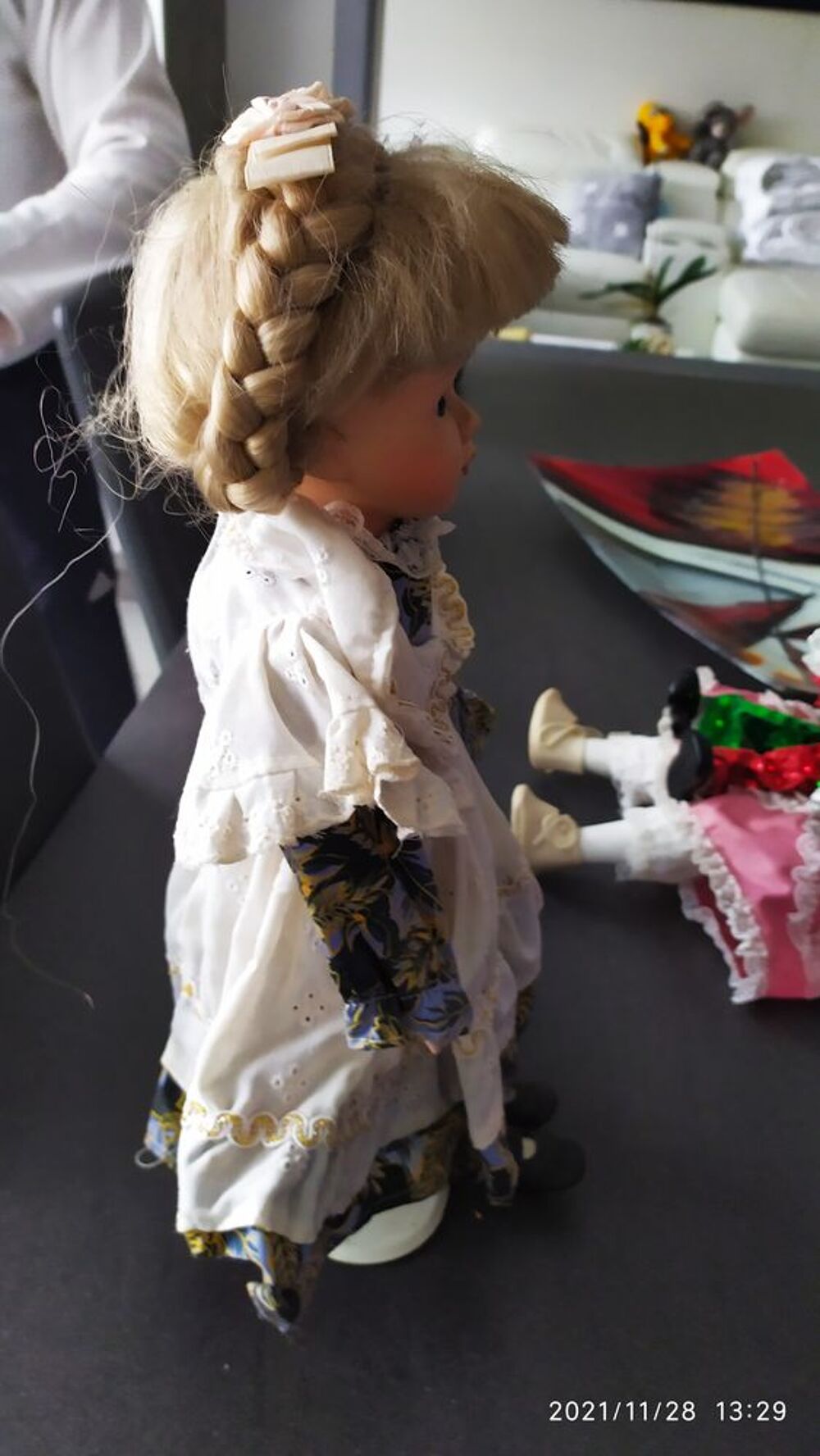 poup&eacute;e en porcelaine : au choix l 
