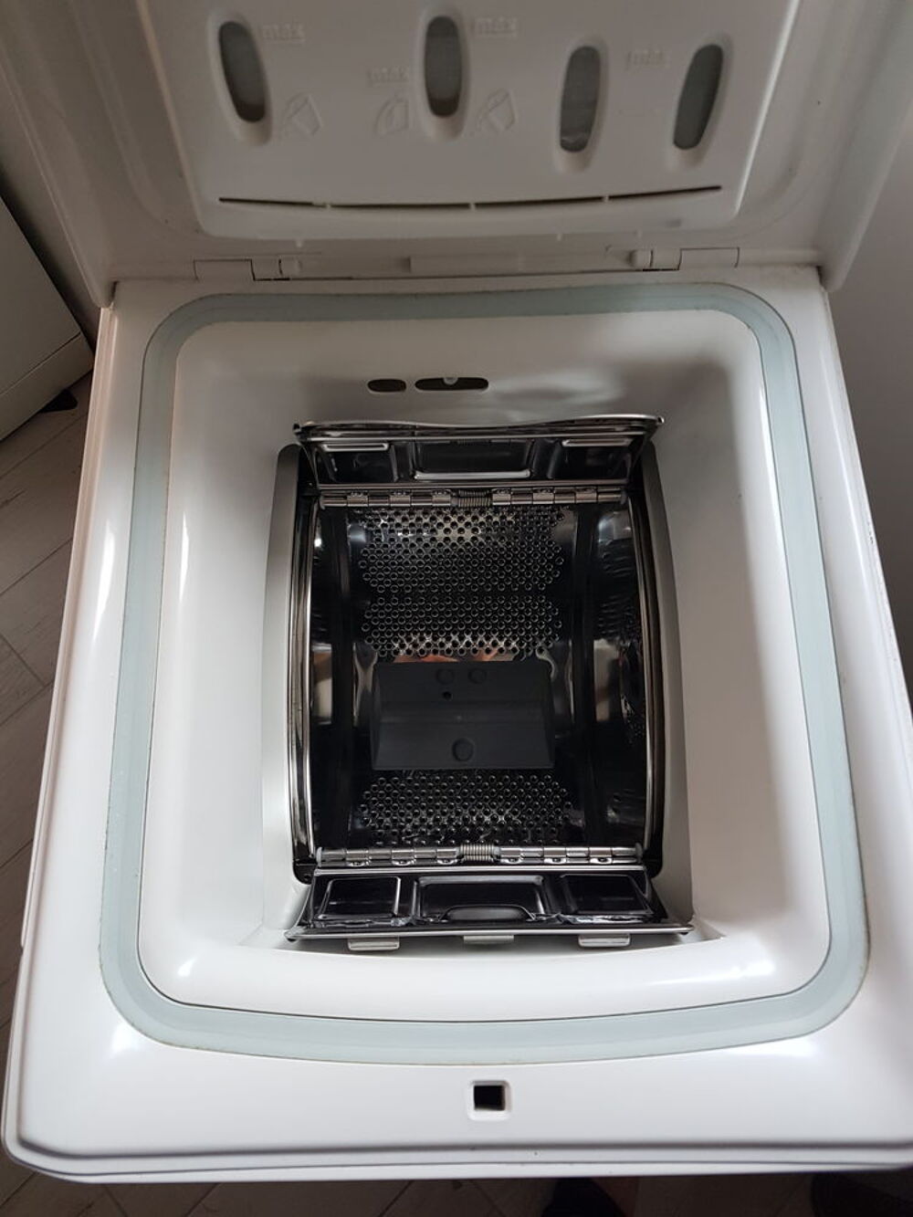 Lave-linge VEDETTE VLT5100W - Tr&egrave;s peu servi Electroménager