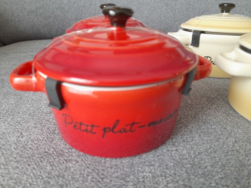 4 COCOTTES NEUVES en GRES EMAILLE Cuisine
