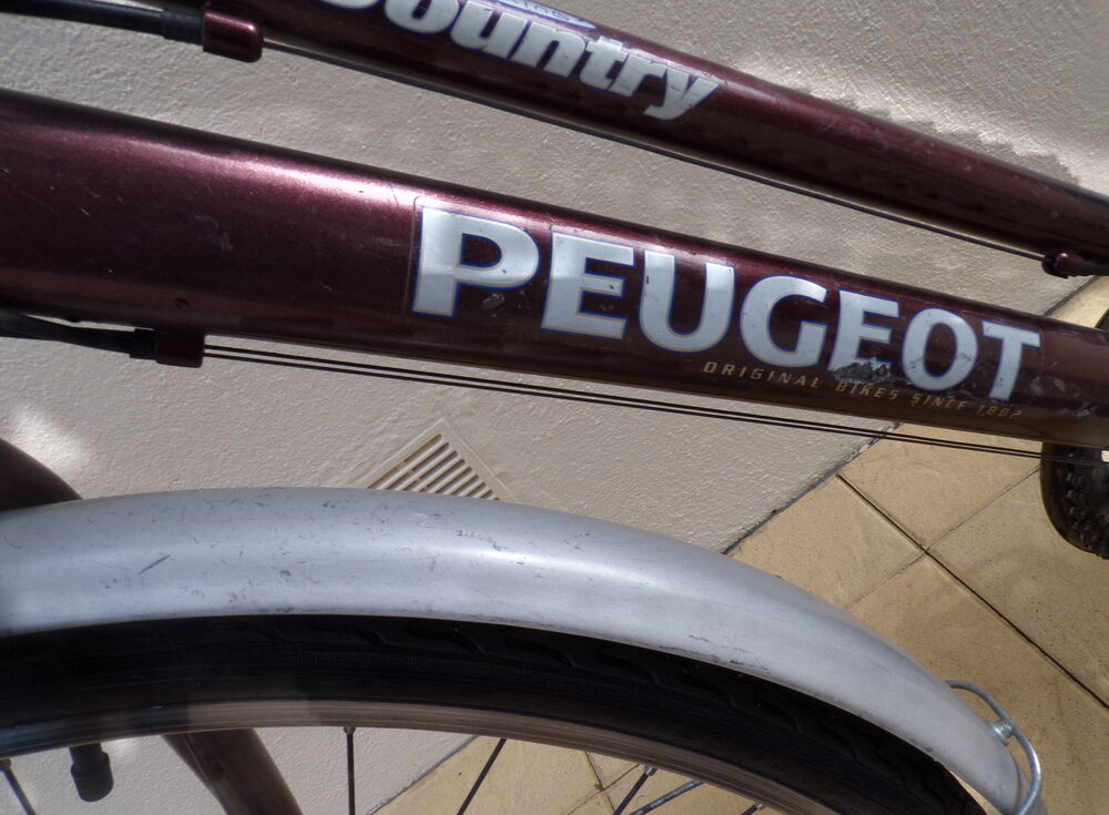 VELO Femme VTC 18 vitesses Taille m peugeot country Vélos