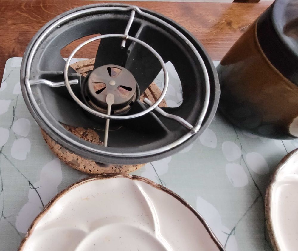 service &agrave; fondue en gr&eacute; Electroménager