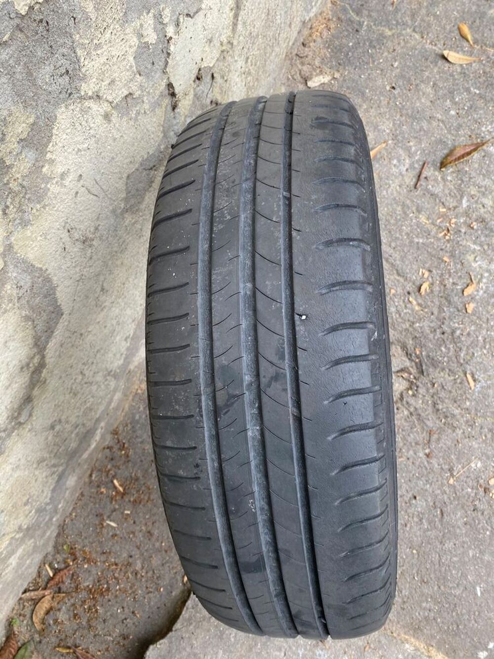 1 pneu MICHELIN et 1 GOODYEAR 195/65/15 H91 Bricolage