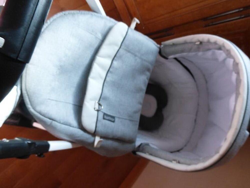 POUSSETTE TRIO (nacelle cosy poussette) PEG PEREGO
Puériculture