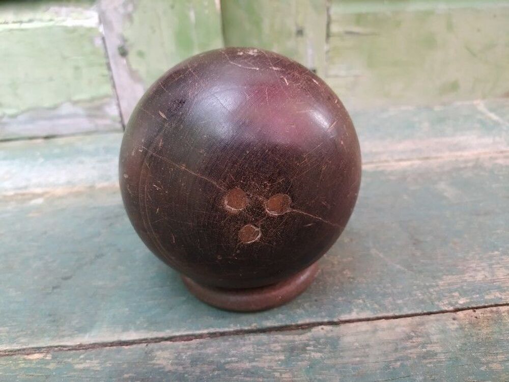 Ancienne Boule de Boulingrin en Bois Dense / P&eacute;tanque 12 