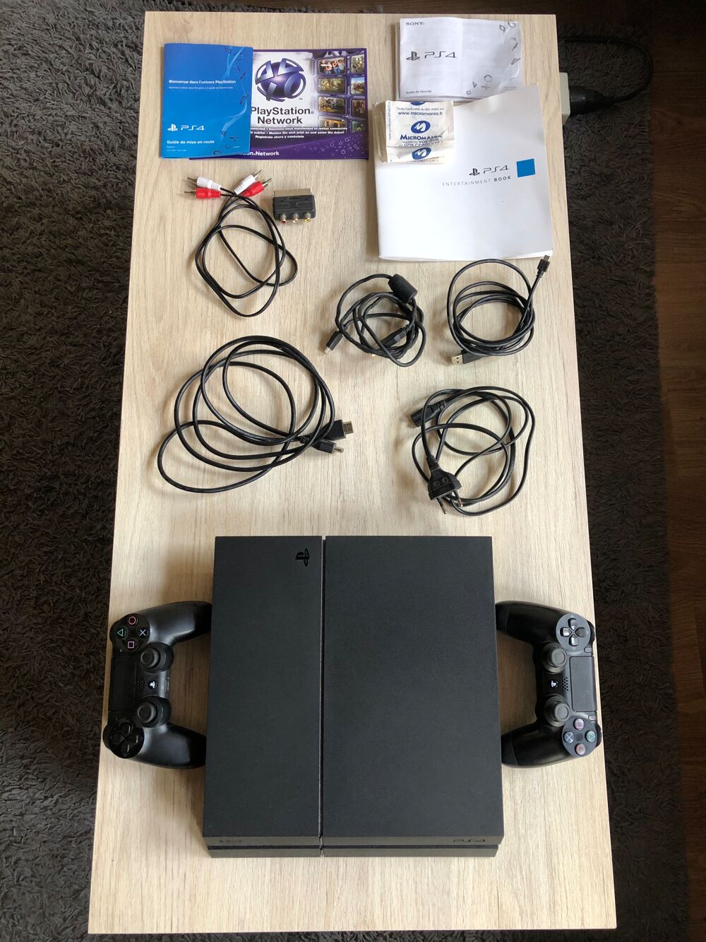 PS4 1To + 2 manettes + FIFA avec facture Consoles et jeux vidéos