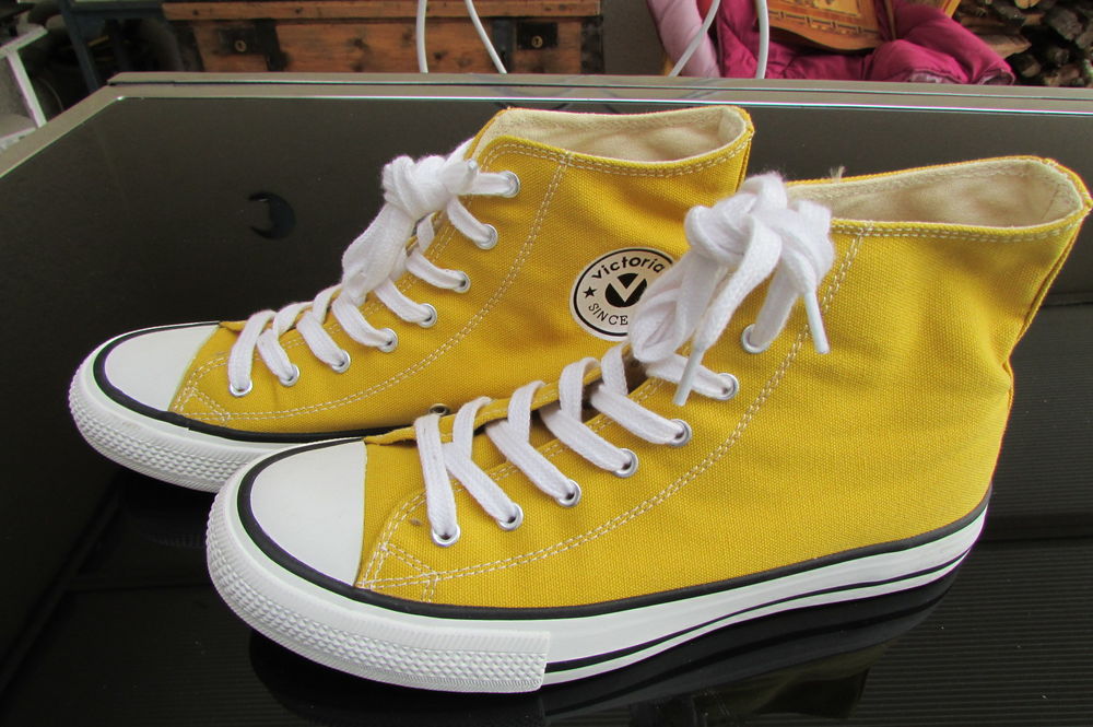 Basket montantes EN TOILE MOUTARDE Victoria TRIBU Chaussures
