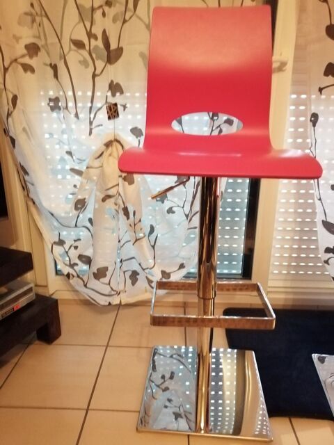 2 tabourets de bar 140 La Gurinire (85)