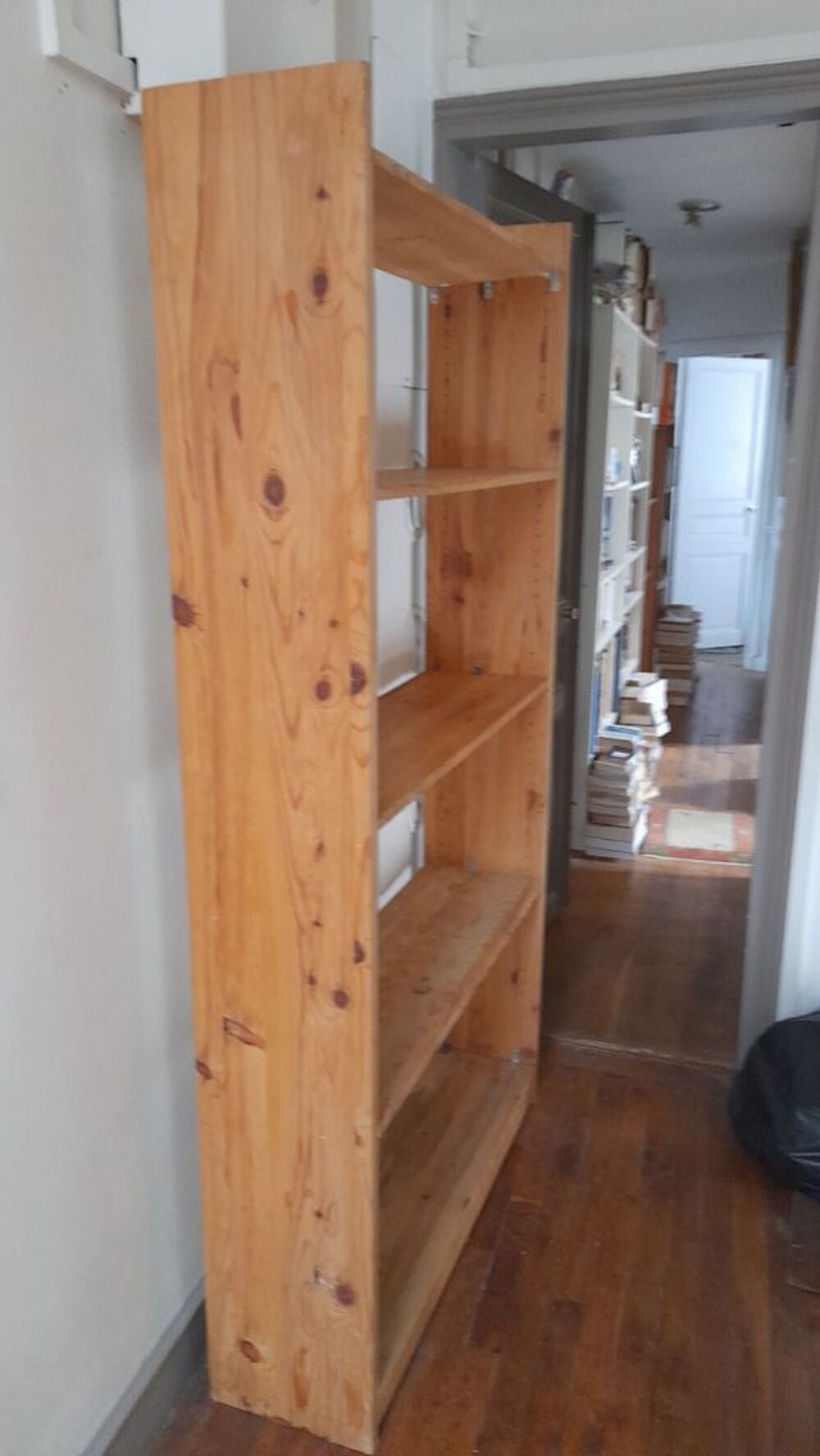 1 &eacute;tag&egrave;re, bois, ch&ecirc;ne (origine Habitat)
188cmx102cmx30cm 
Meubles